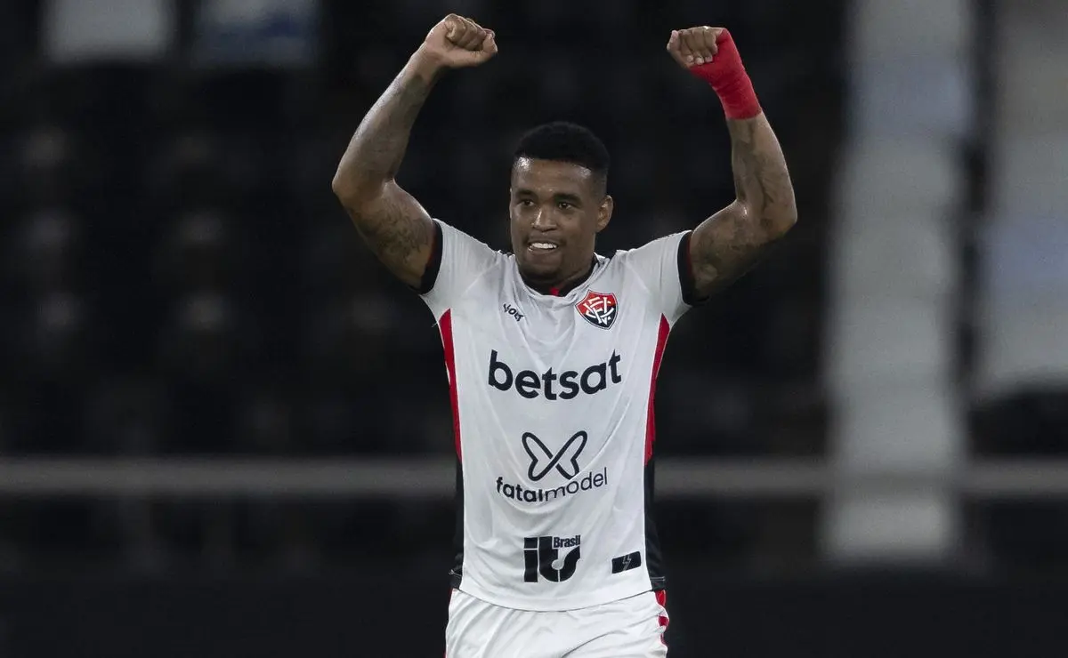 Internacional aposta em Alerrandro para reforçar ataque com força, pivô e presença ofensiva Internacional aposta em Alerrandro para reforçar ataque com força, pivô e presença ofensiva