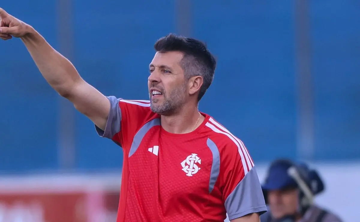 Internacional define atacante de velocidade como prioridade no mercado da bola Internacional define atacante de velocidade como prioridade no mercado da bola