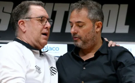 Marcelo Teixeira e Alexandre Mattos em crise após protesto da torcida do Santos