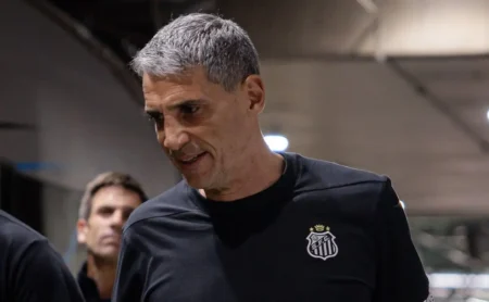 Renato Gaúcho tem aval da diretoria do Santos e pressão aumenta na Vila Belmiro