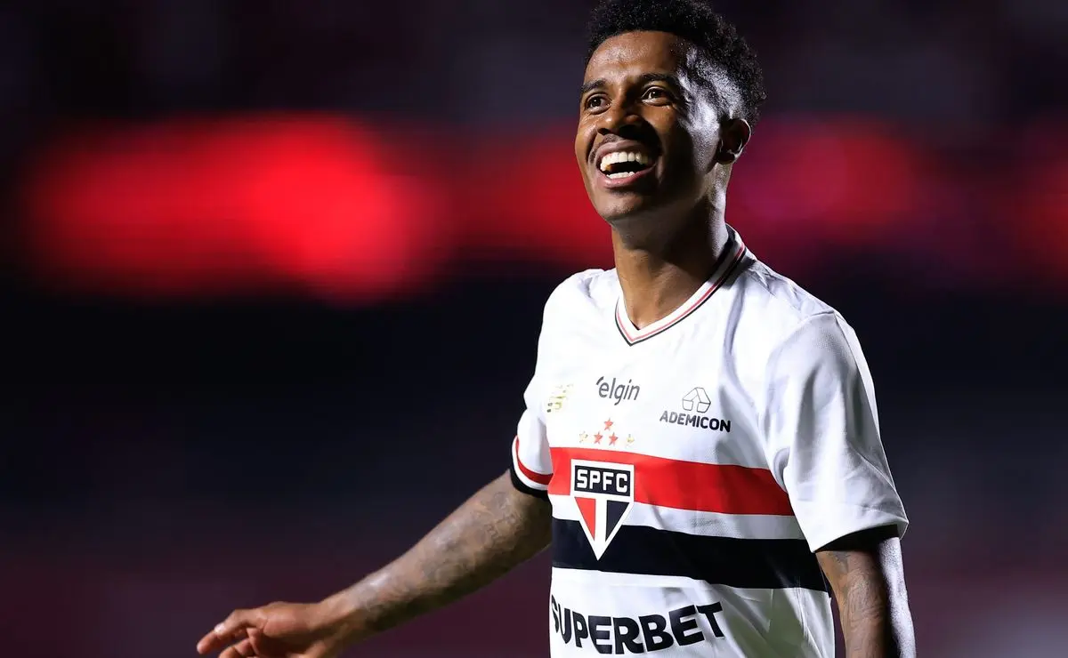 São Paulo protege Marcos Antônio com alta multa e impede ida para o Flamengo