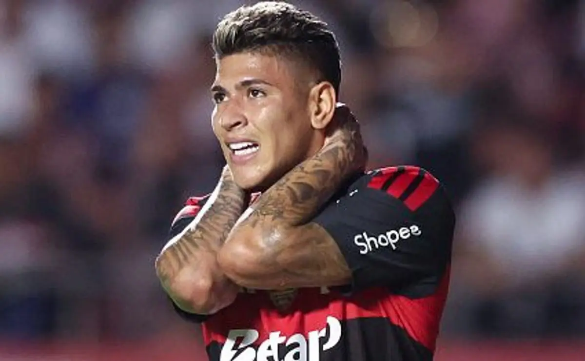 Áudio do VAR revela detalhe da expulsão de Carrascal em Flamengo x Corinthians: Movimento de soco Áudio do VAR revela detalhe da expulsão de Carrascal em Flamengo x Corinthians: "Movimento de soco"